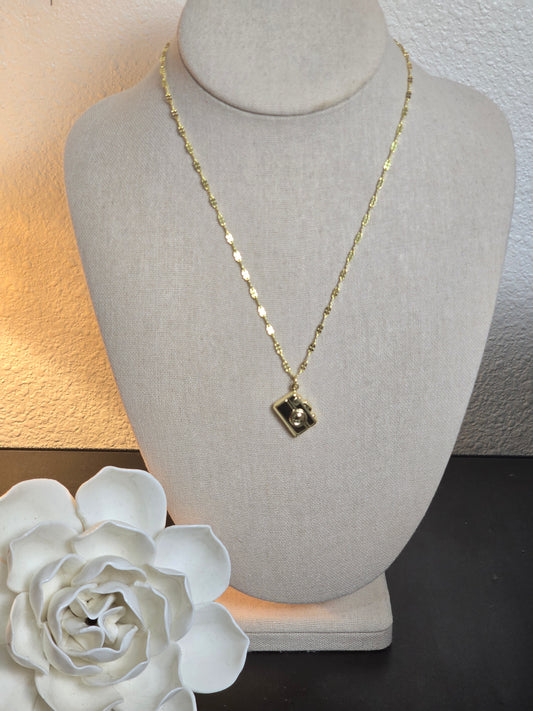 CAPTURED MOMENTS CHAIN