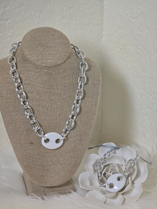 WHITE GLOW CHAIN SET