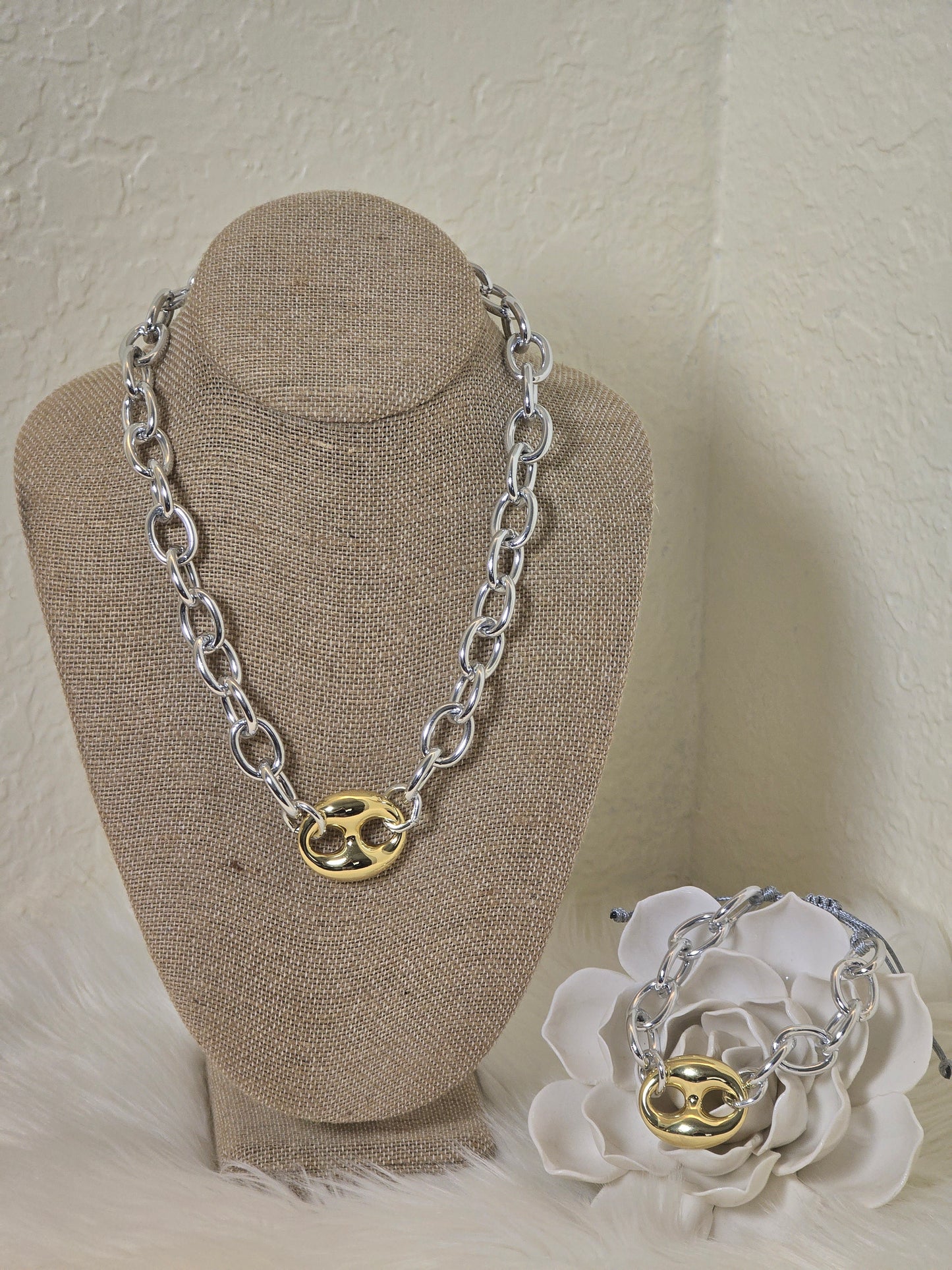 GOLD GLOW CHAIN SET