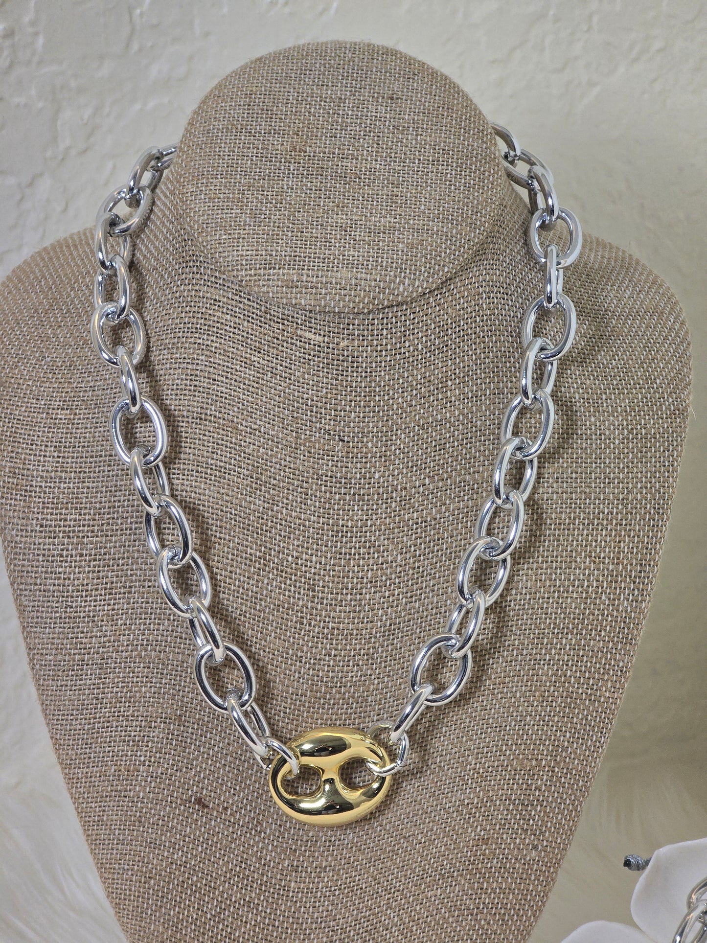 GOLD GLOW CHAIN SET