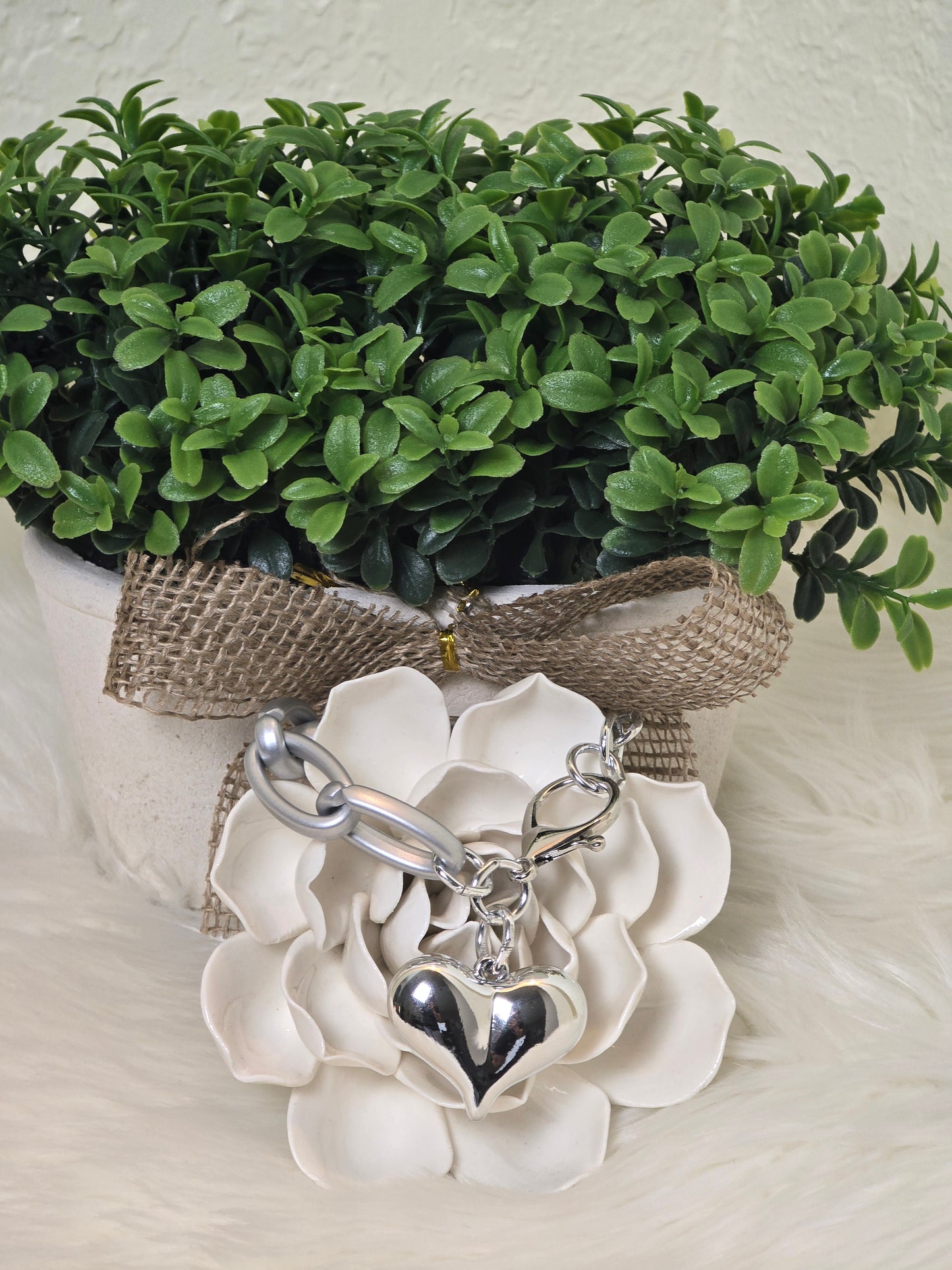 SILVER HEART GLOW BRACELET